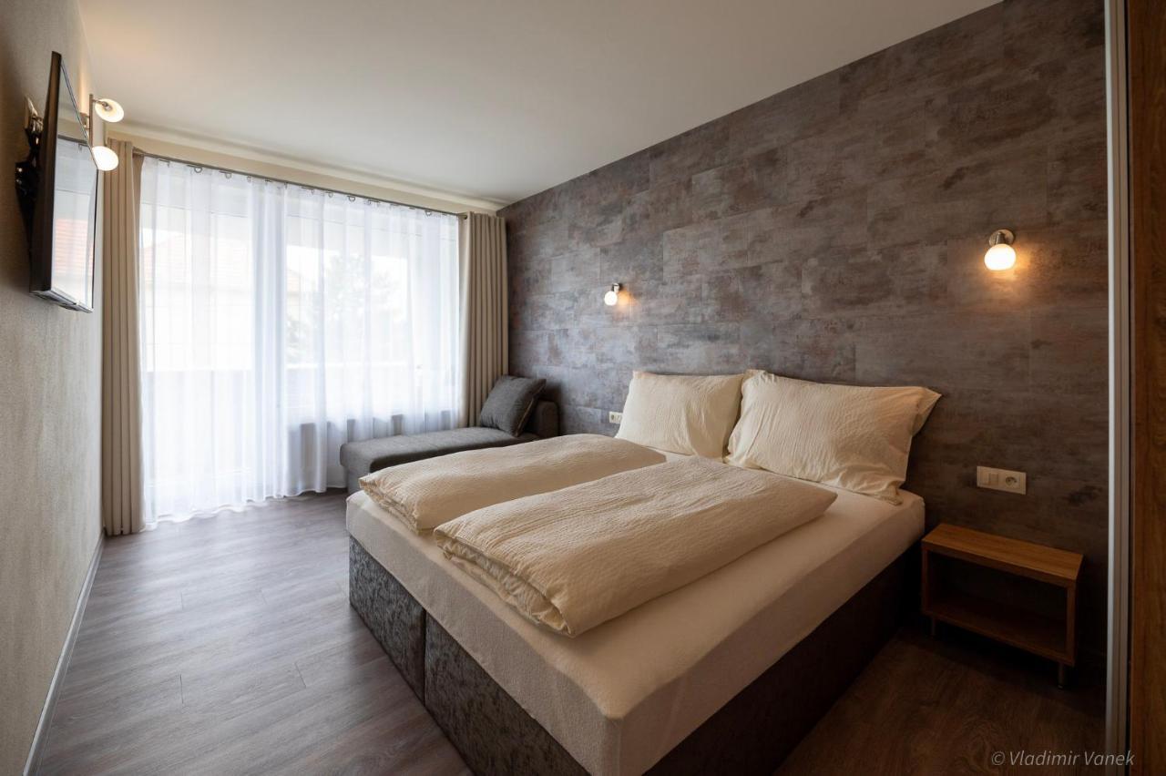 Apartmany I - Kafe Бойнице Экстерьер фото
