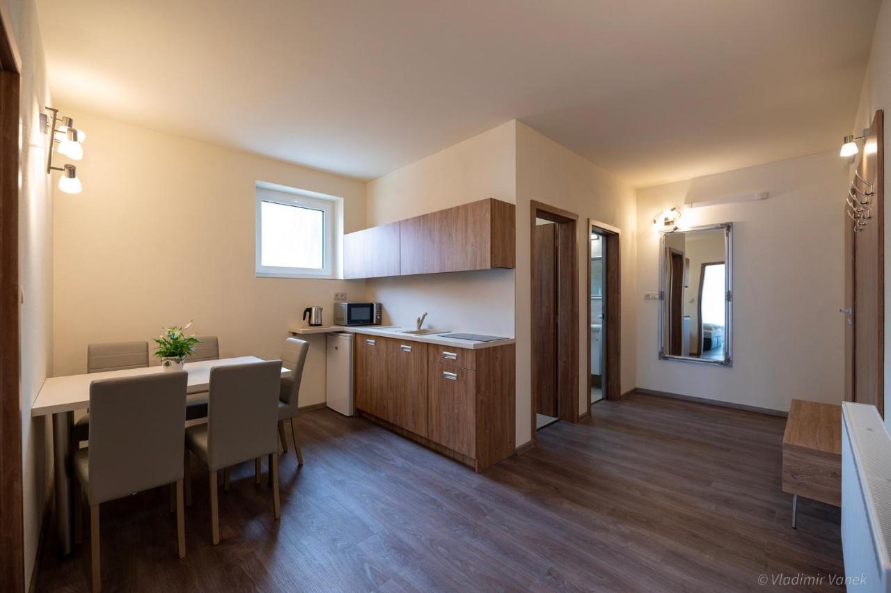 Apartmany I - Kafe Бойнице Экстерьер фото